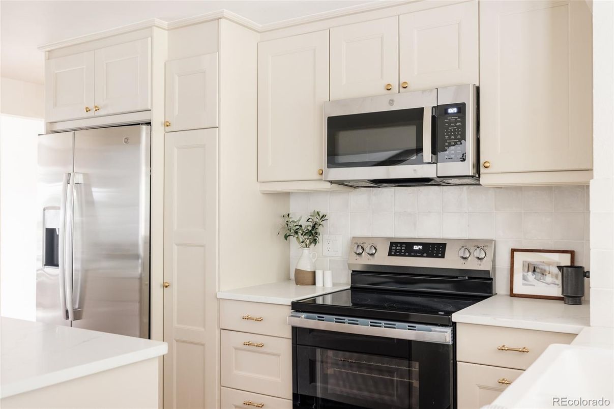 Interior, Kitchen, Stainless Steel Appliances
