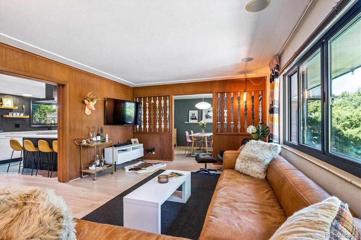 Interior, Living room, Pendant Lights, Wood Texture Flooring, Wooden Walls