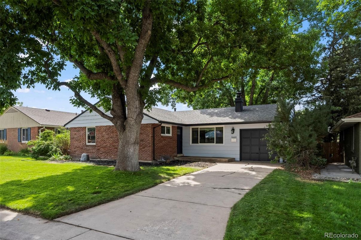 Attached, Exterior, Facade, Brick Facade, Ranch