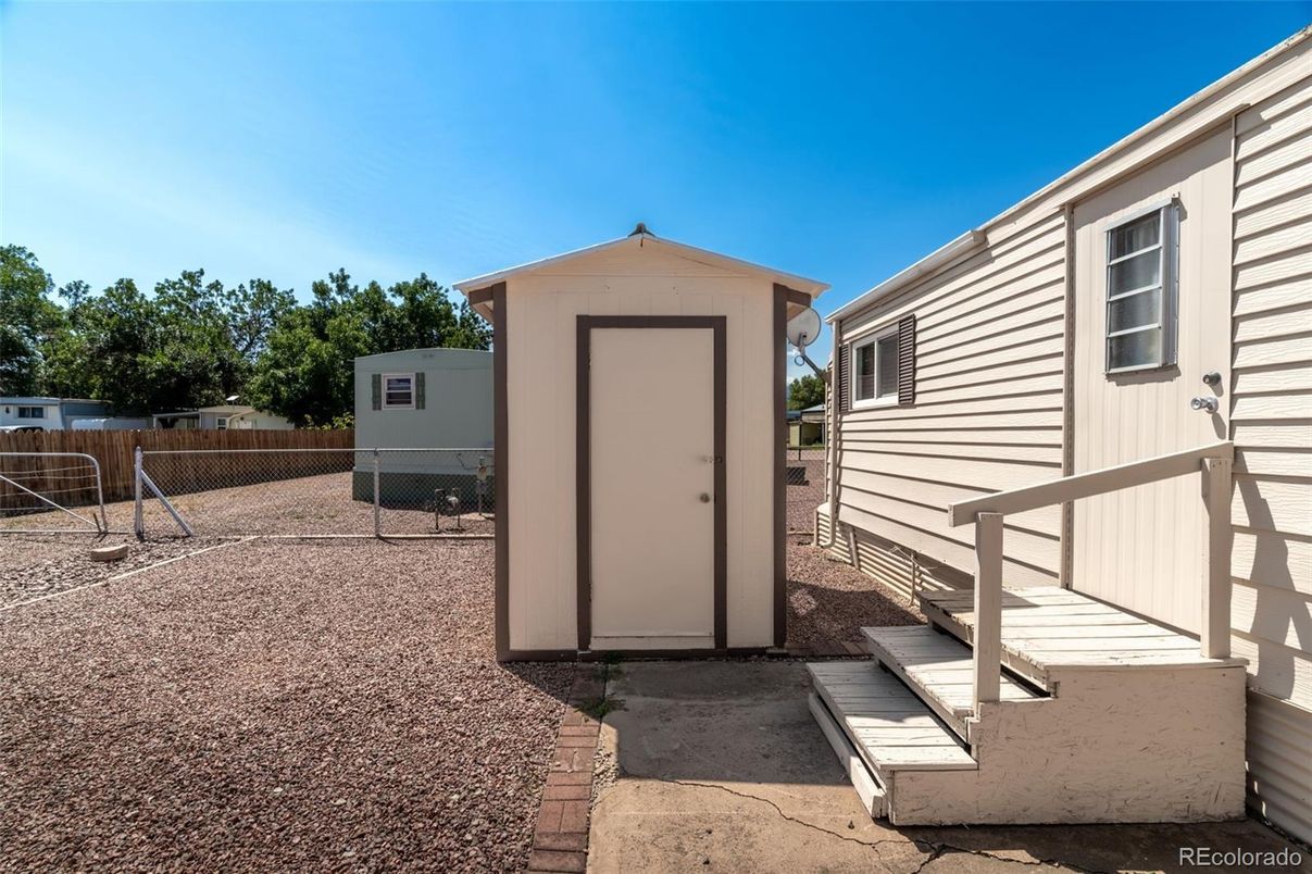 Backyard, Exterior