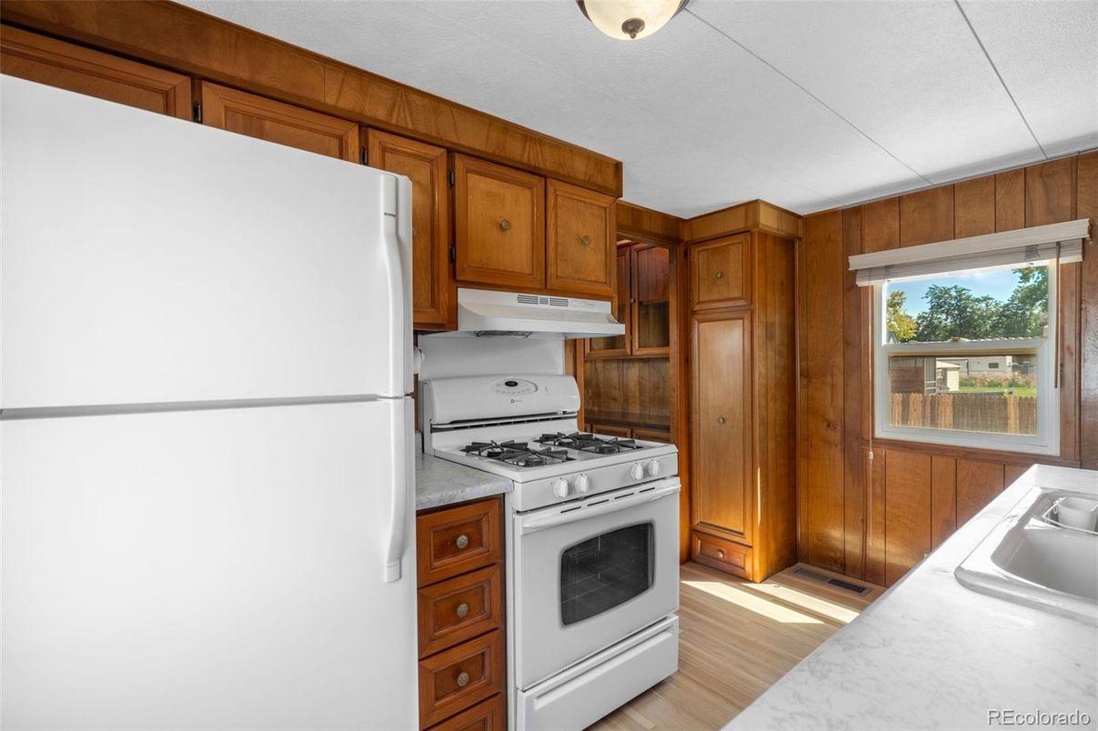 Interior, Kitchen, Wood Texture Flooring, Wooden Walls