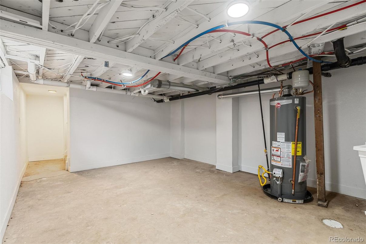Garage, Interior