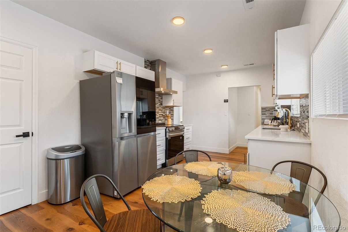 Dining room, Interior, Kitchen, Recessed Lighting, Wood Texture Flooring