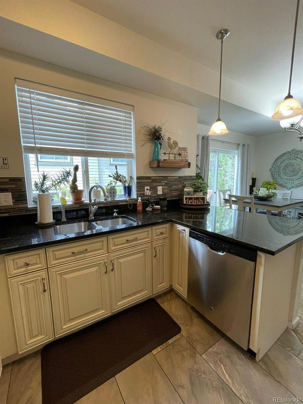 Dining room, Interior, Kitchen, Pendant Lights