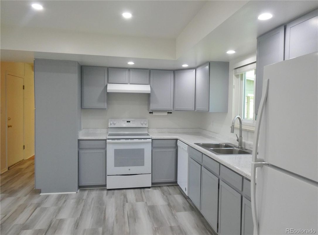 Interior, Kitchen, Recessed Lighting, Wood Texture Flooring