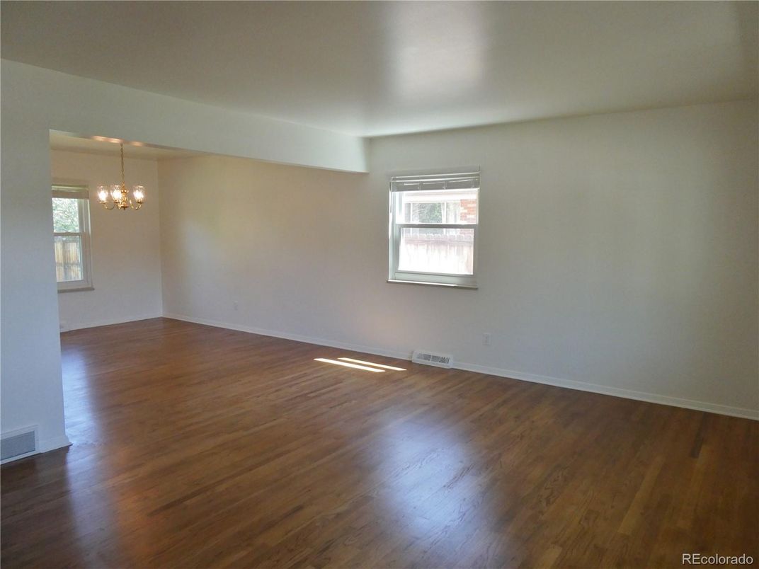 Chandelier, Empty room, Interior, Wood Texture Flooring