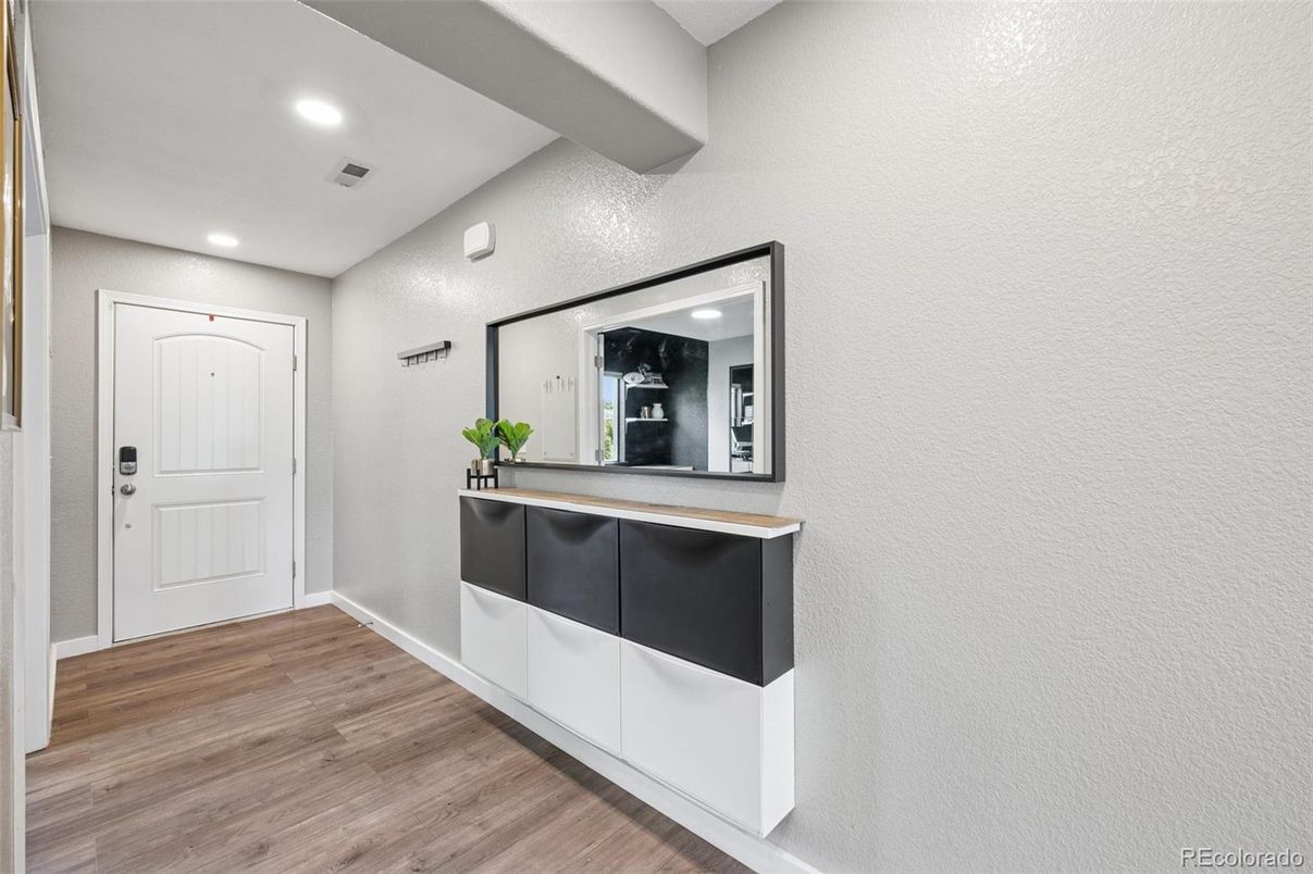 Interior, Recessed Lighting, Wood Texture Flooring