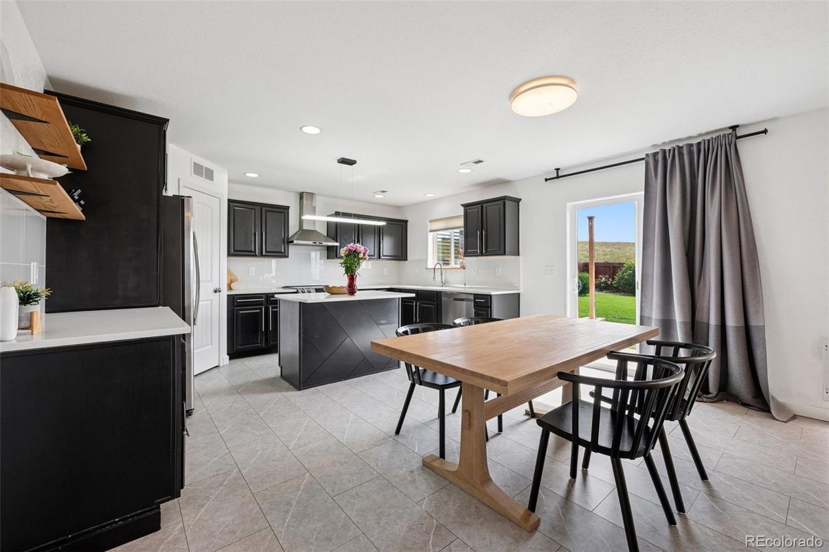 Dining room, Interior, Kitchen, Pendant Lights, Recessed Lighting, Stainless Steel Appliances