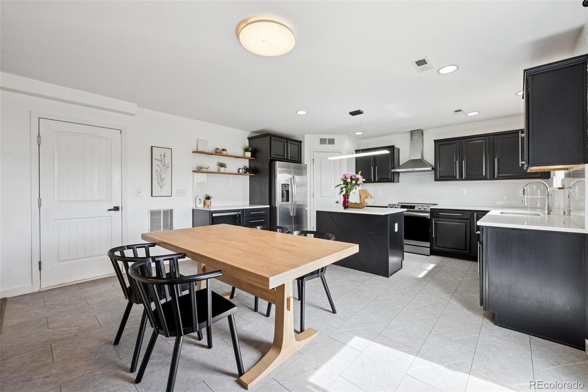 Dining room, Interior, Kitchen, Recessed Lighting, Stainless Steel Appliances