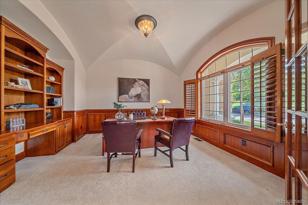 Home Office, Interior