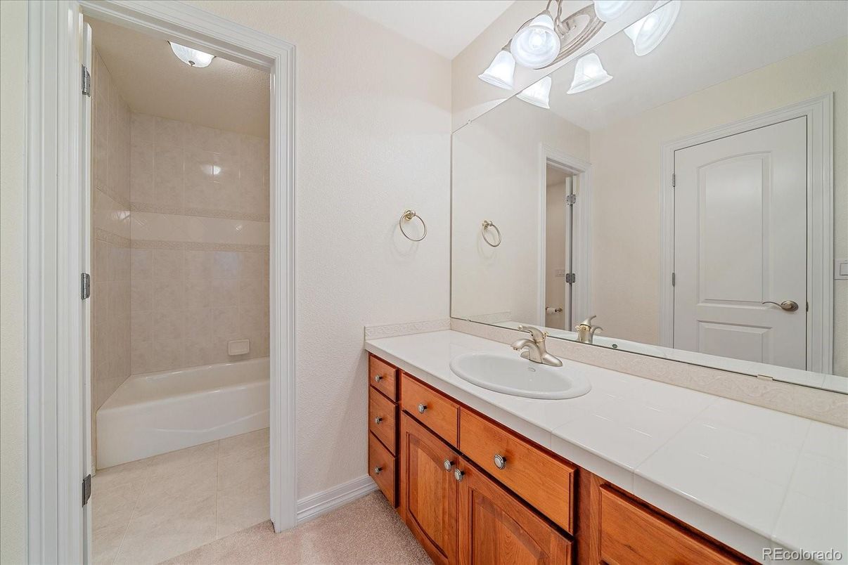 Bathroom, Interior, Tile Countertops