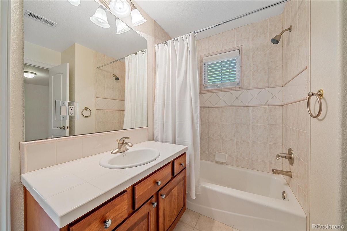Bathroom, Interior, Tile Countertops