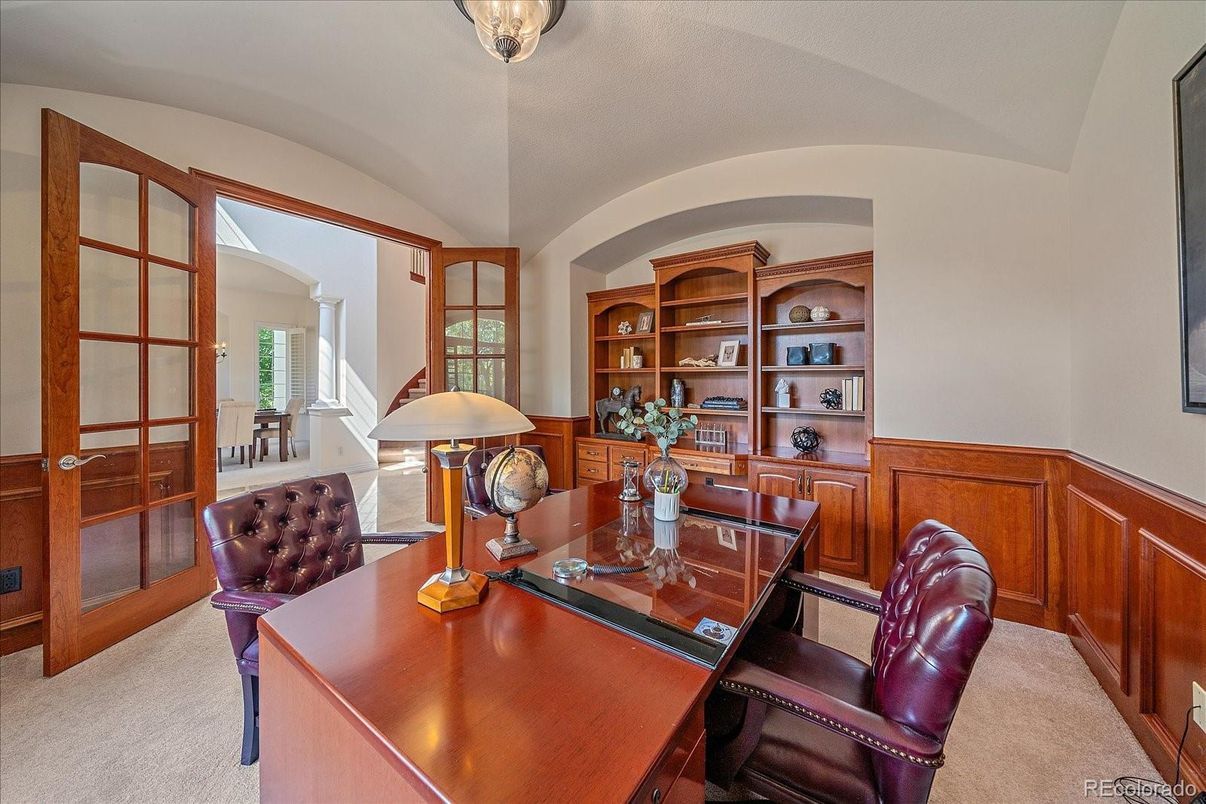 Home Office, Interior