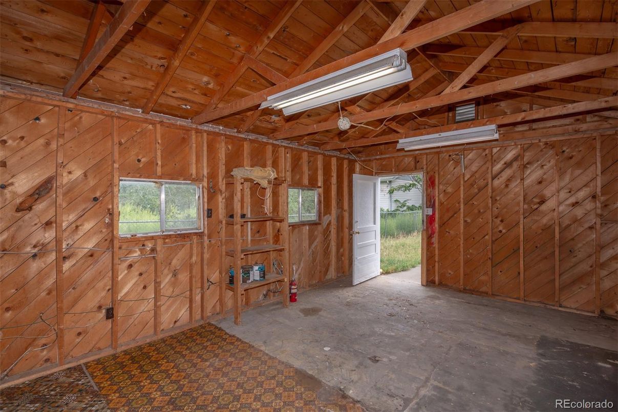 Empty room, Interior, Wooden Beams, Wooden Ceilings, Wooden Walls