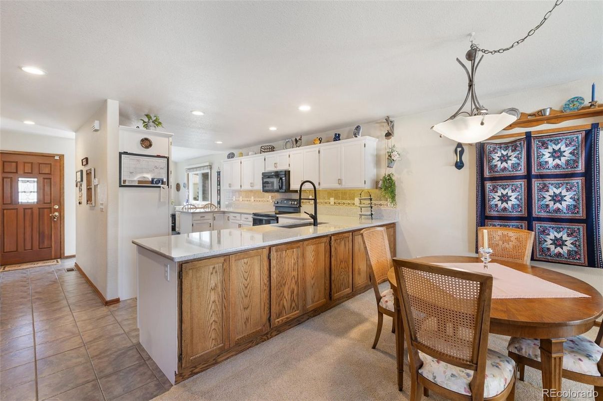 Dining room, Interior, Kitchen, Recessed Lighting
