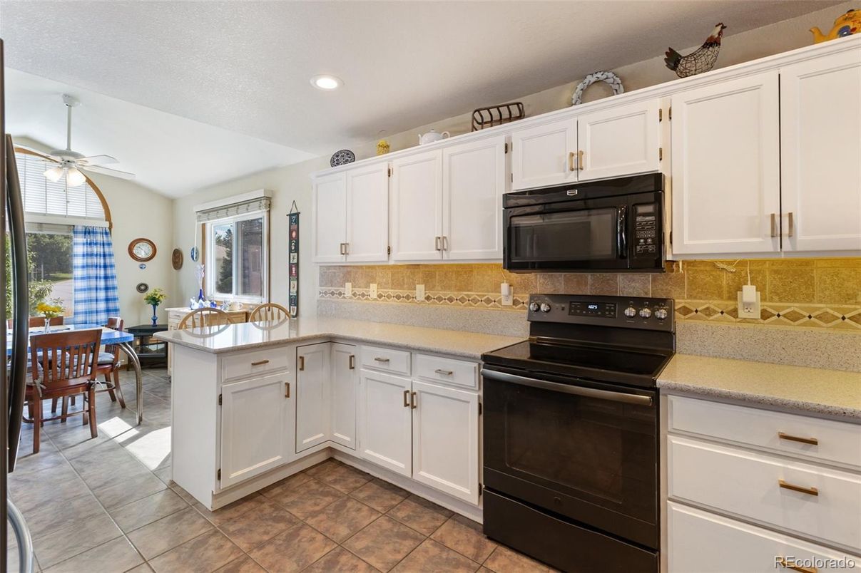 Dining room, Interior, Kitchen, Recessed Lighting