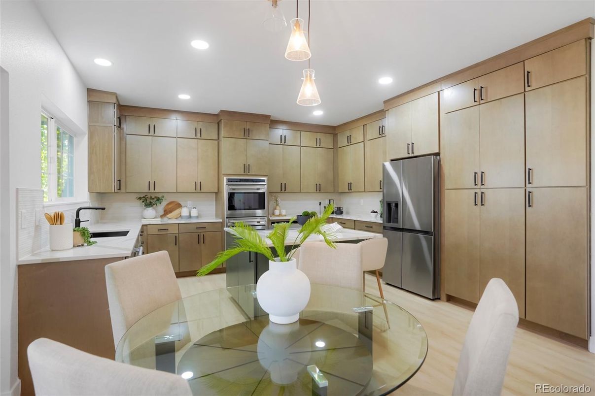 Dining room, Interior, Kitchen, Pendant Lights, Recessed Lighting, Stainless Steel Appliances, Wood Texture Flooring