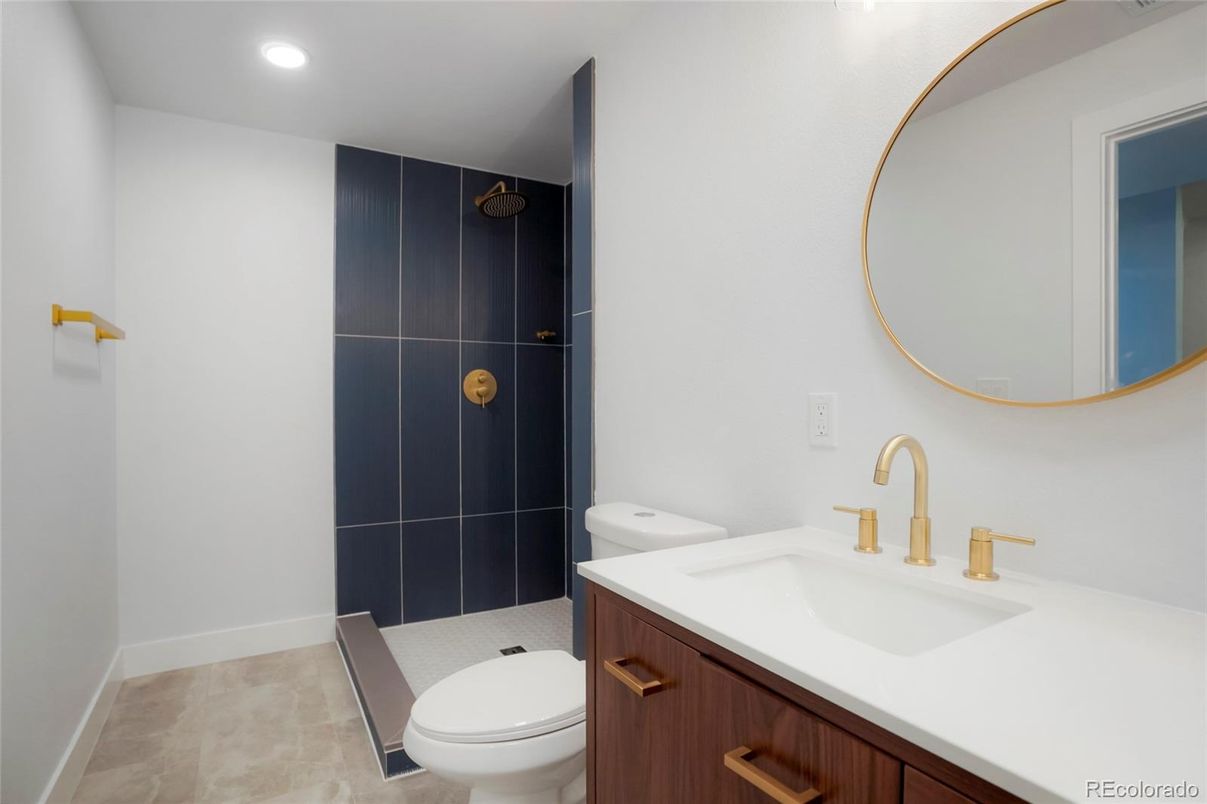 Bathroom, Interior, Recessed Lighting