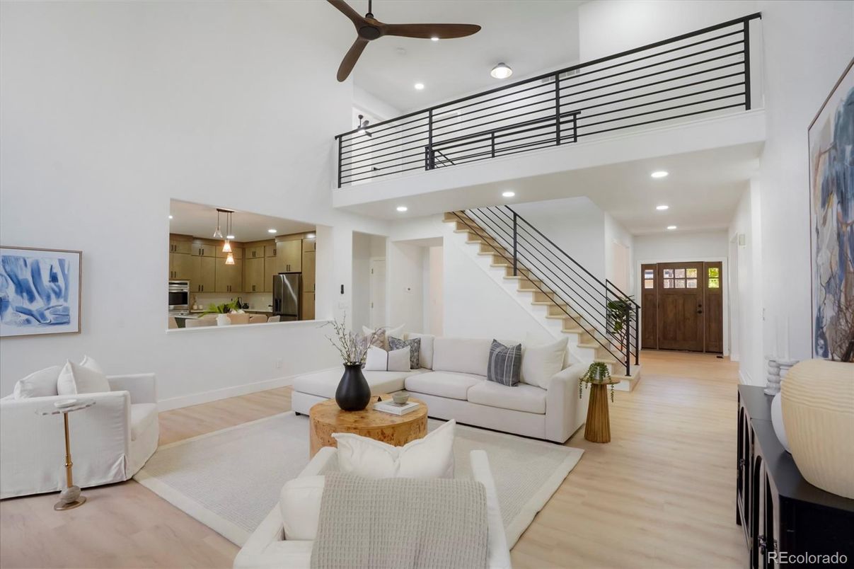 Interior, Living room, Pendant Lights, Recessed Lighting, Wood Texture Flooring