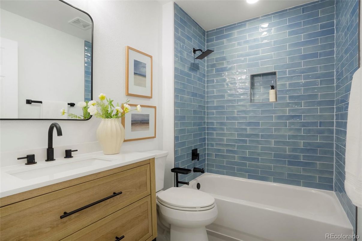 Bathroom, Interior, Recessed Lighting