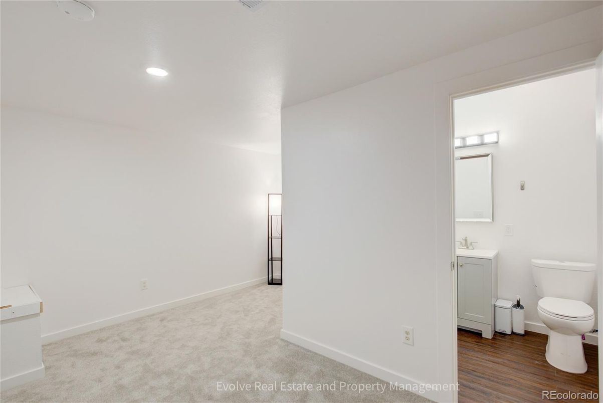 Bathroom, Interior, Recessed Lighting, Wood Texture Flooring