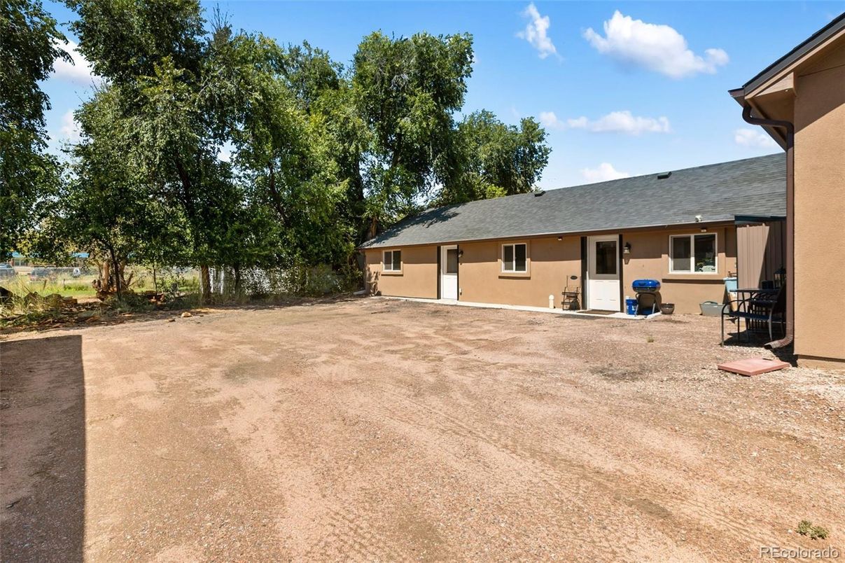 Backyard, Exterior
