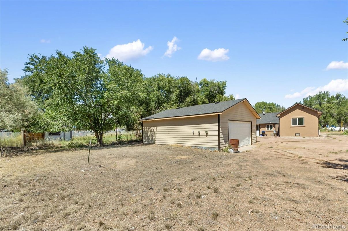Backyard, Detached Garage, Exterior