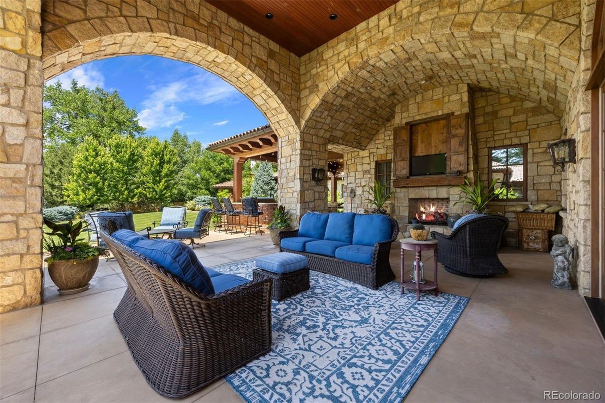 Exterior, Fireplace