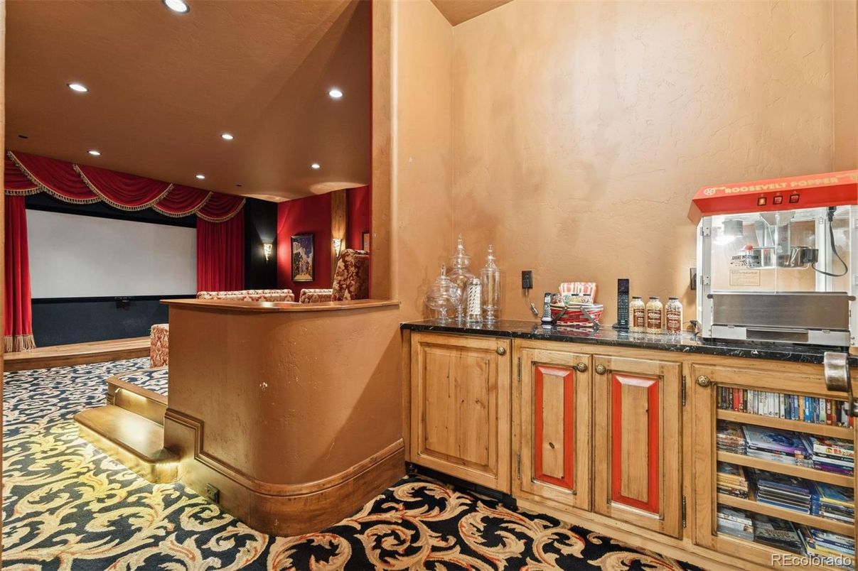 Interior, Recessed Lighting
