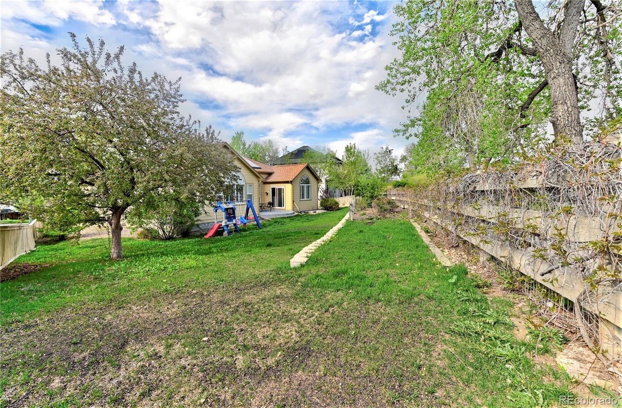 Backyard, Exterior, Playground