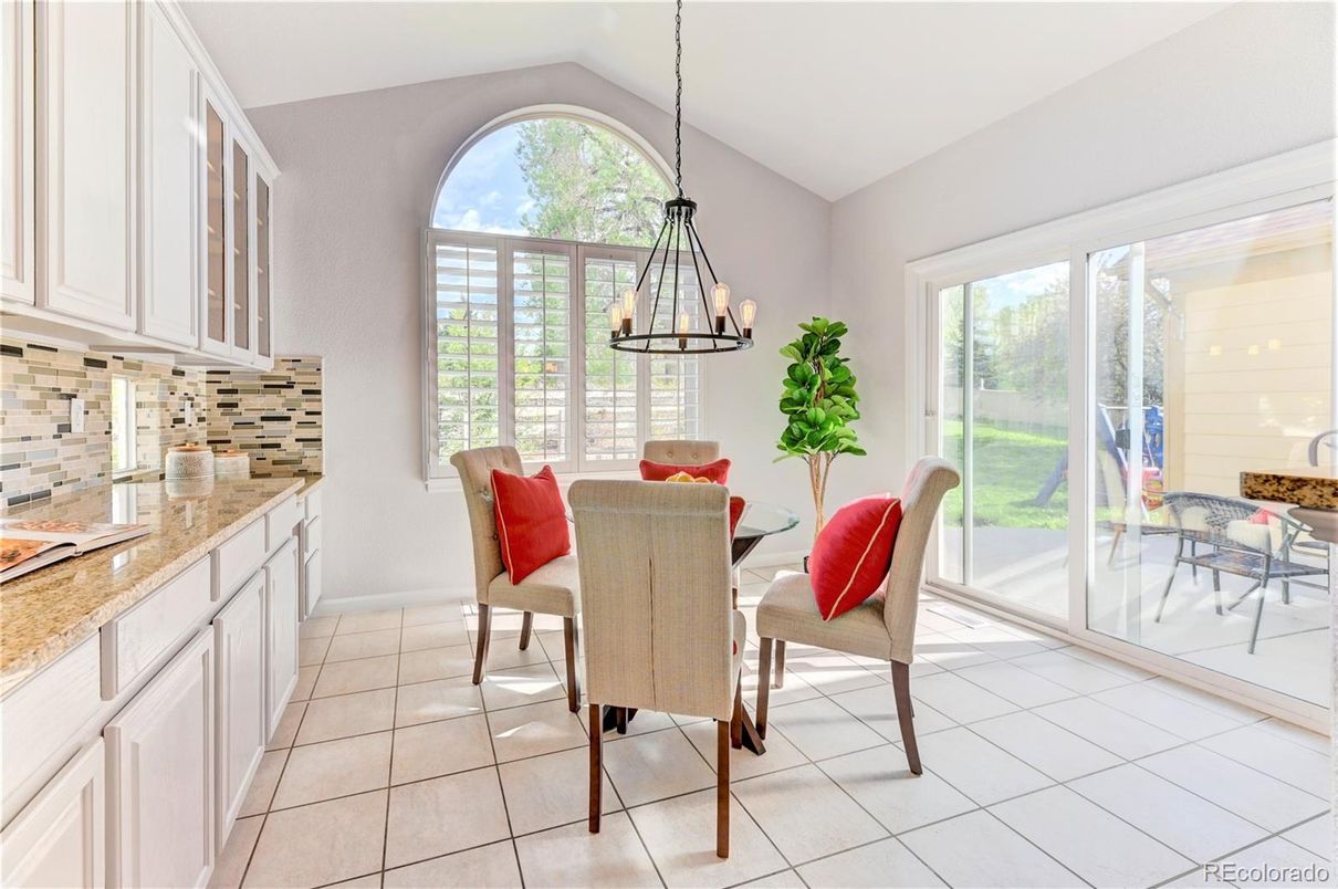 Dining room, Interior, Pendant Lights