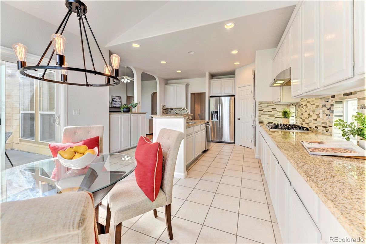 Dining room, Interior, Kitchen, Pendant Lights, Recessed Lighting, Stainless Steel Appliances