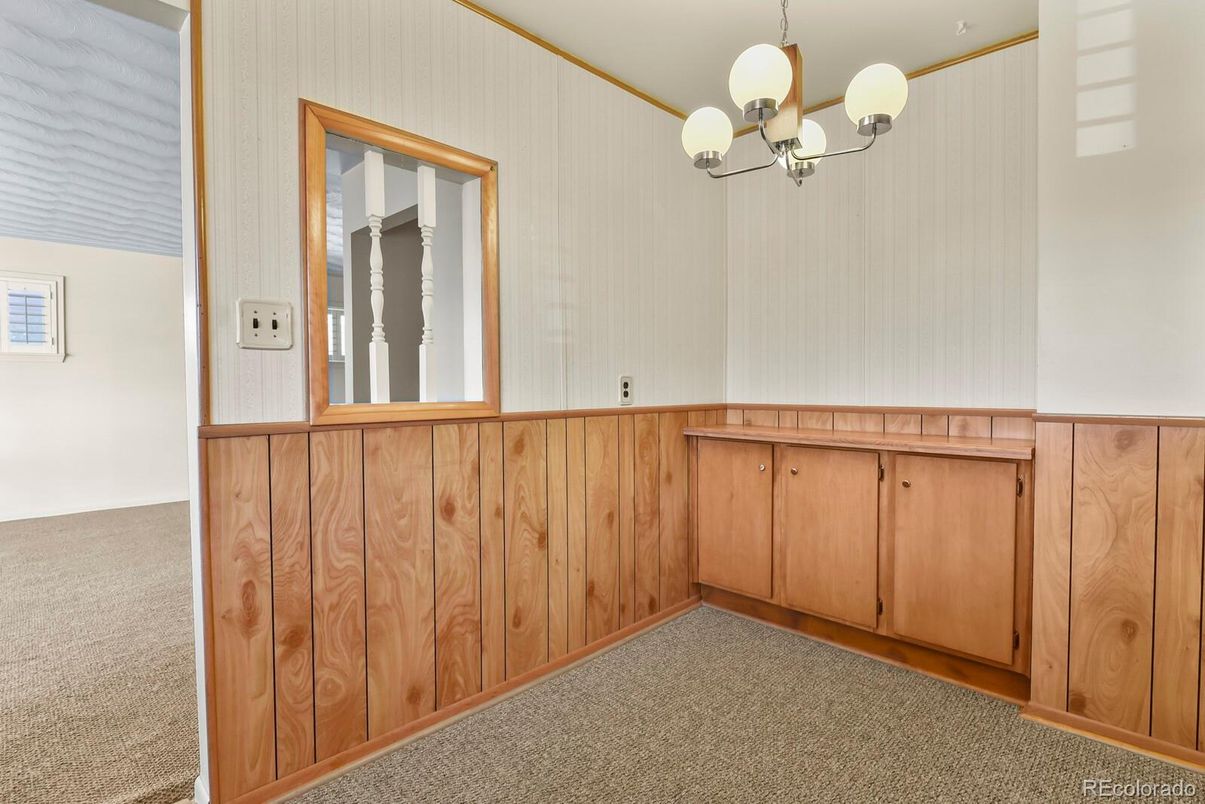 Chandelier, Empty room, Interior