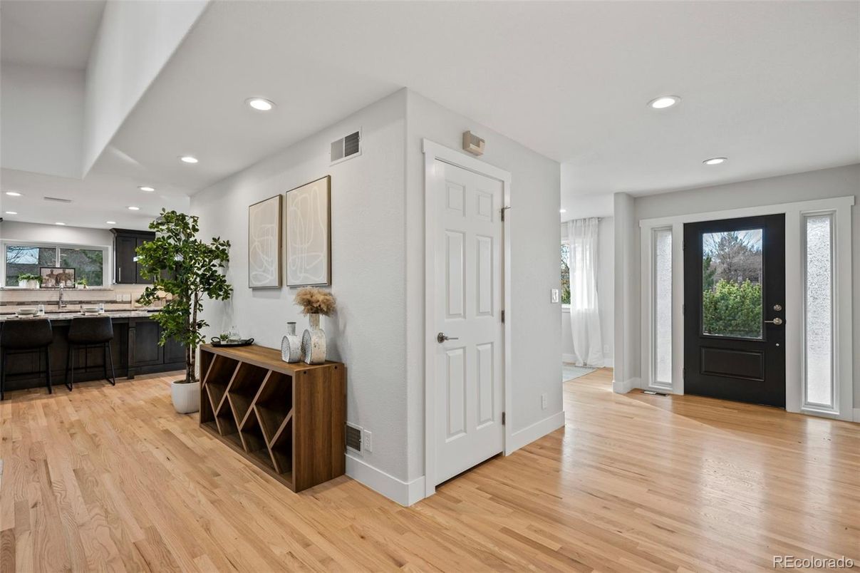 Interior, Recessed Lighting, Wood Texture Flooring
