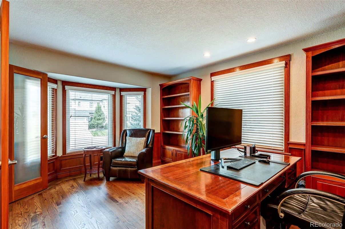 Home Office, Interior, Recessed Lighting, Wood Texture Flooring