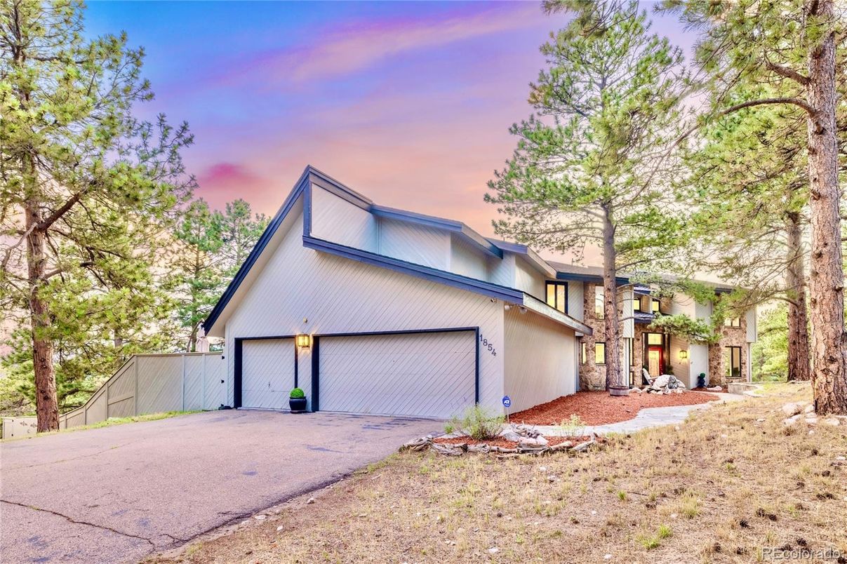 Detached Garage, Exterior
