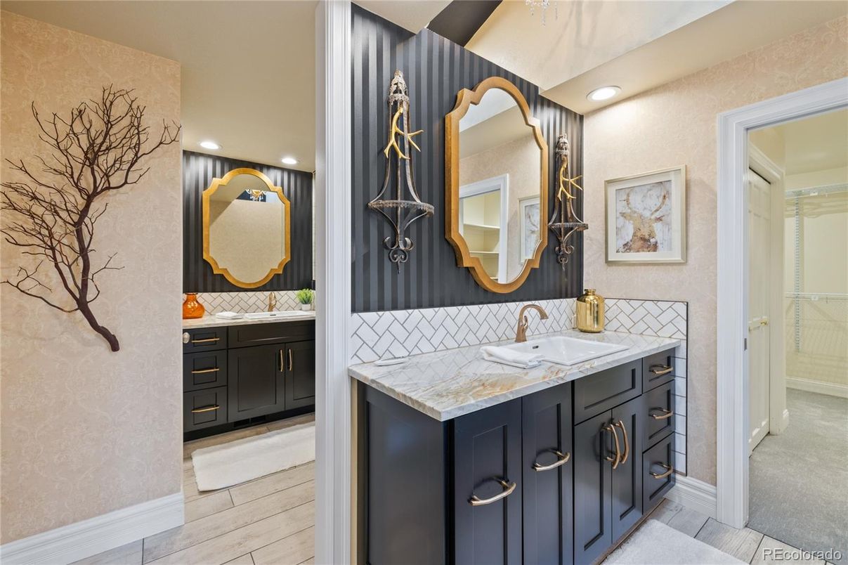 Bathroom, Dual Sink Vanities, Interior, Recessed Lighting