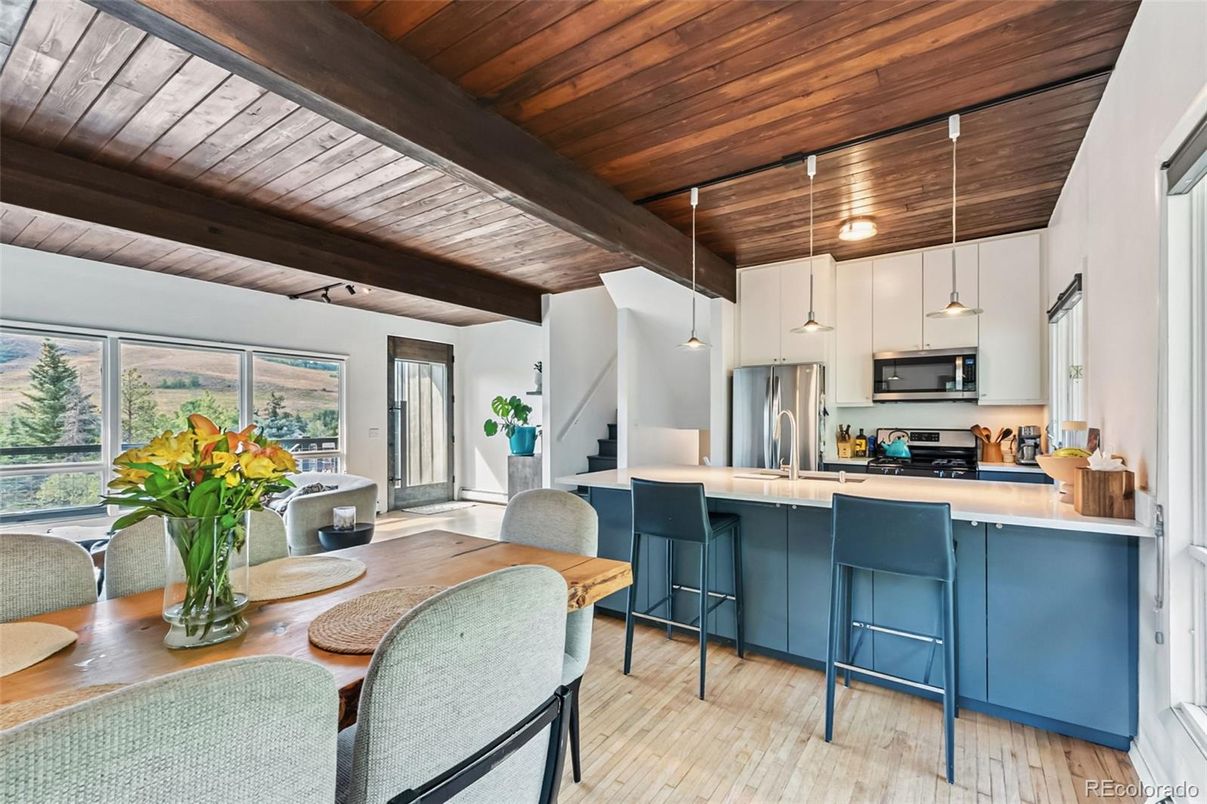 Dining room, Interior, Kitchen, Pendant Lights, Stainless Steel Appliances, Wooden Beams, Wooden Ceilings, Wood Texture Flooring