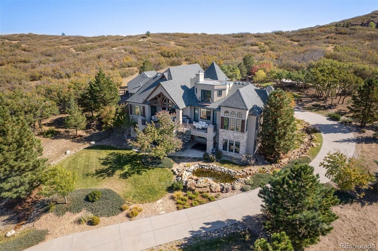 Exterior, Drone