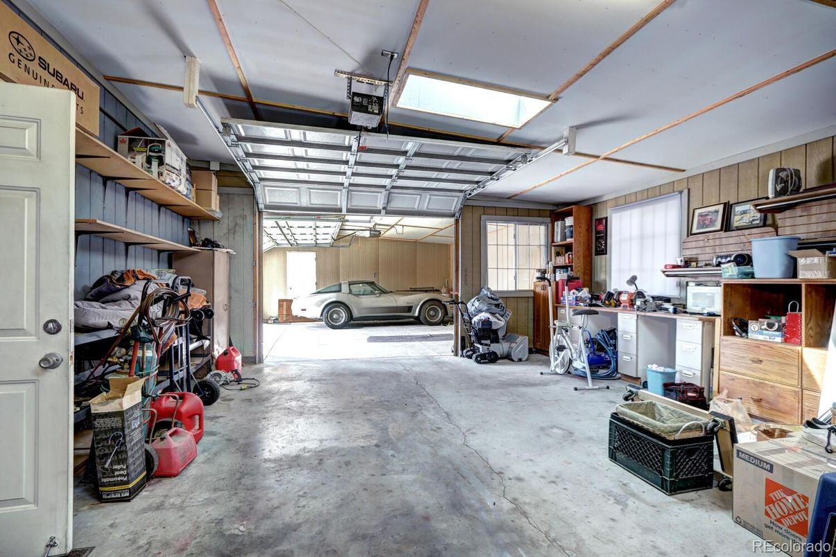 Garage, Interior
