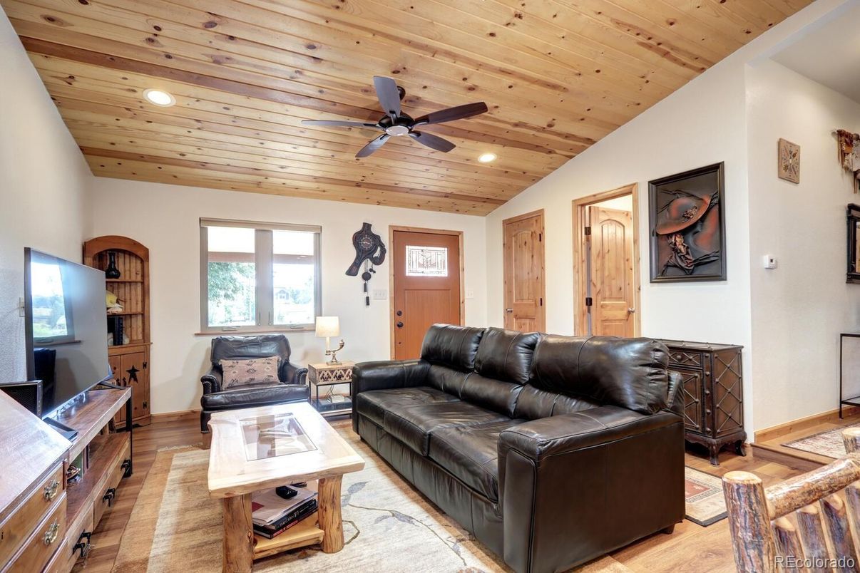 Interior, Living room, Recessed Lighting, Wooden Ceilings, Wood Texture Flooring