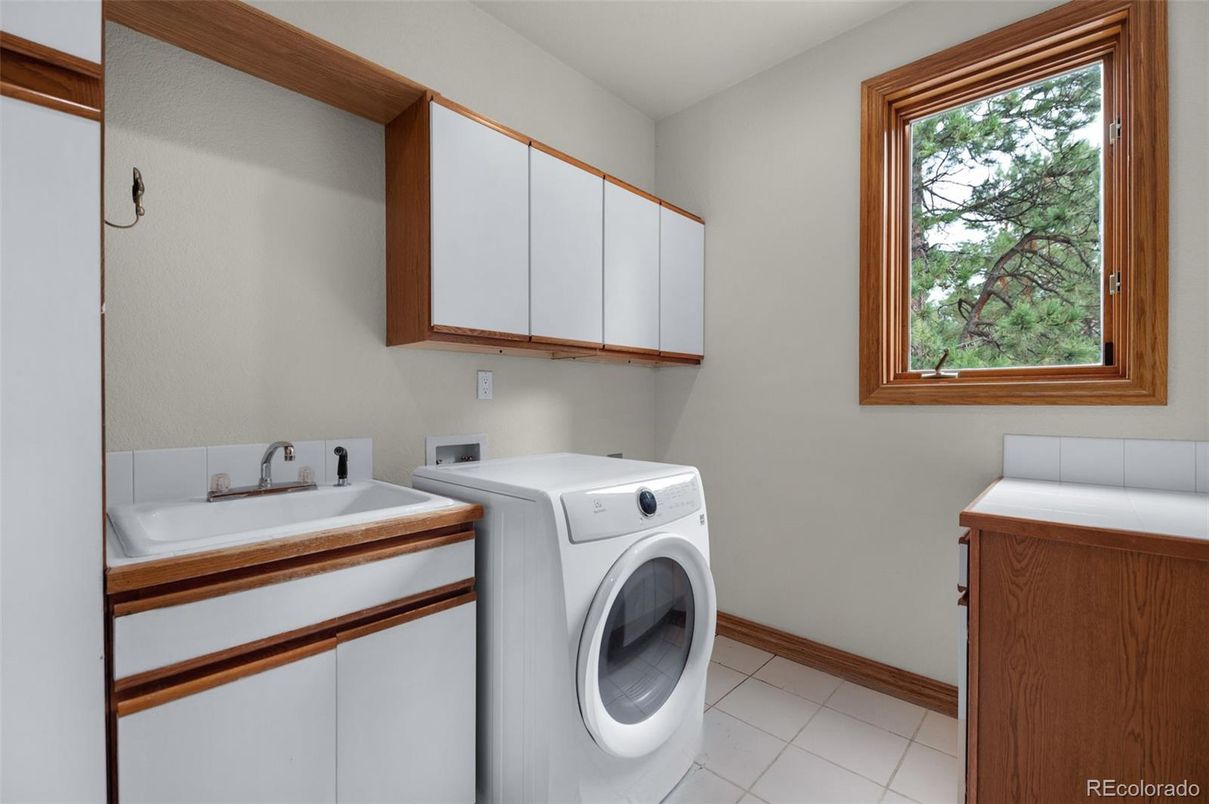 Interior, Washer