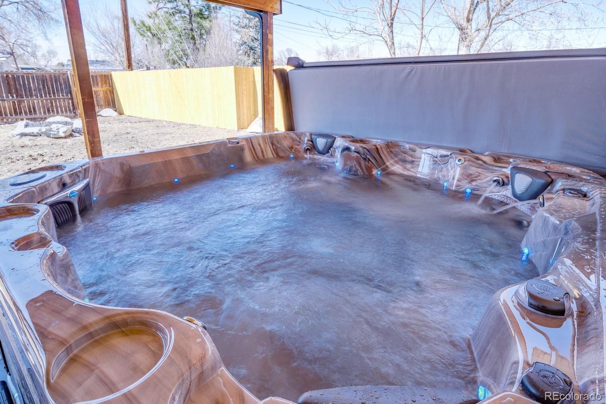 Exterior, Hot Tub
