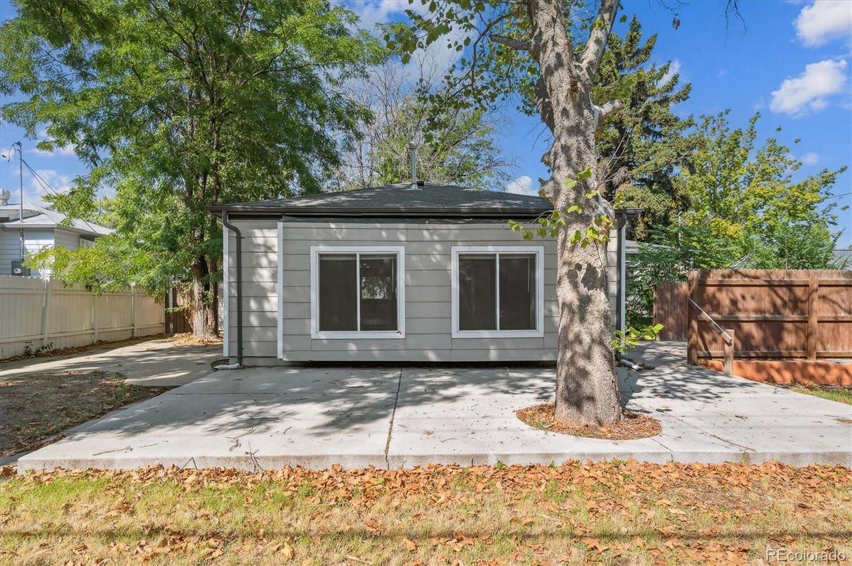 Backyard, Exterior