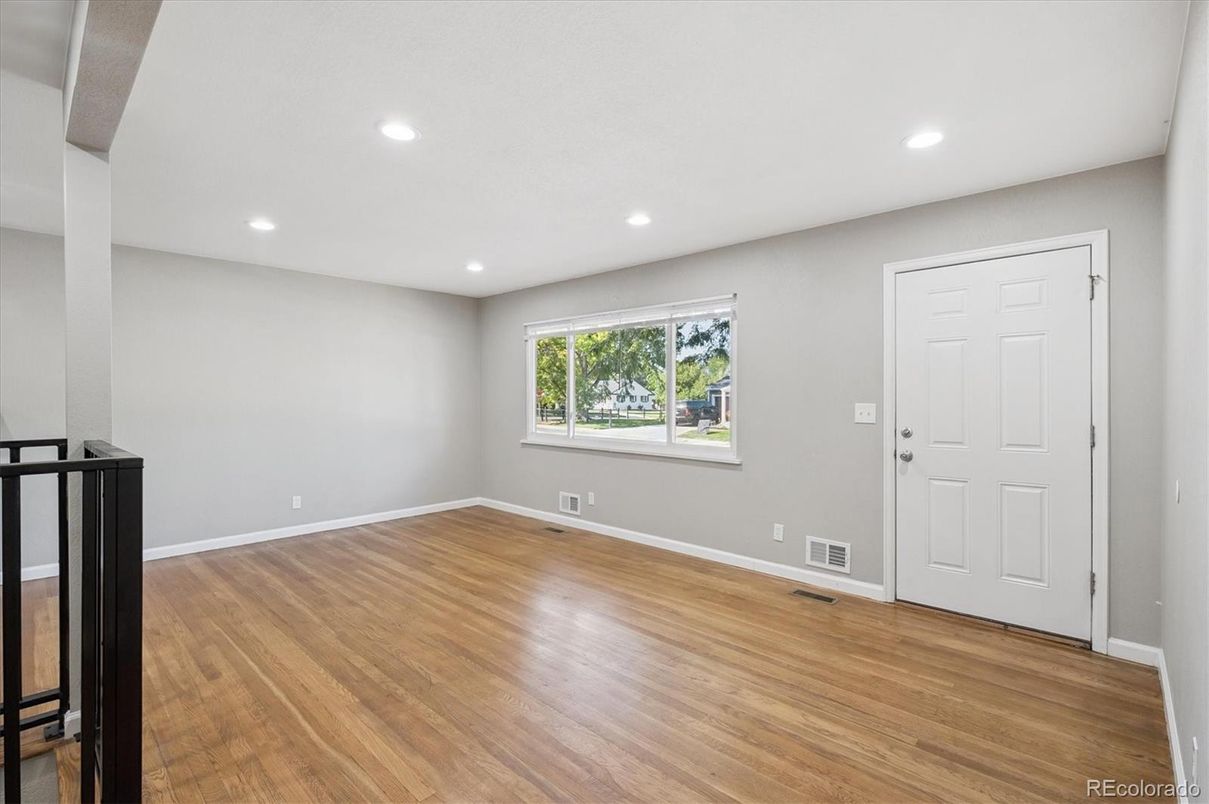 Empty room, Interior, Recessed Lighting, Wood Texture Flooring