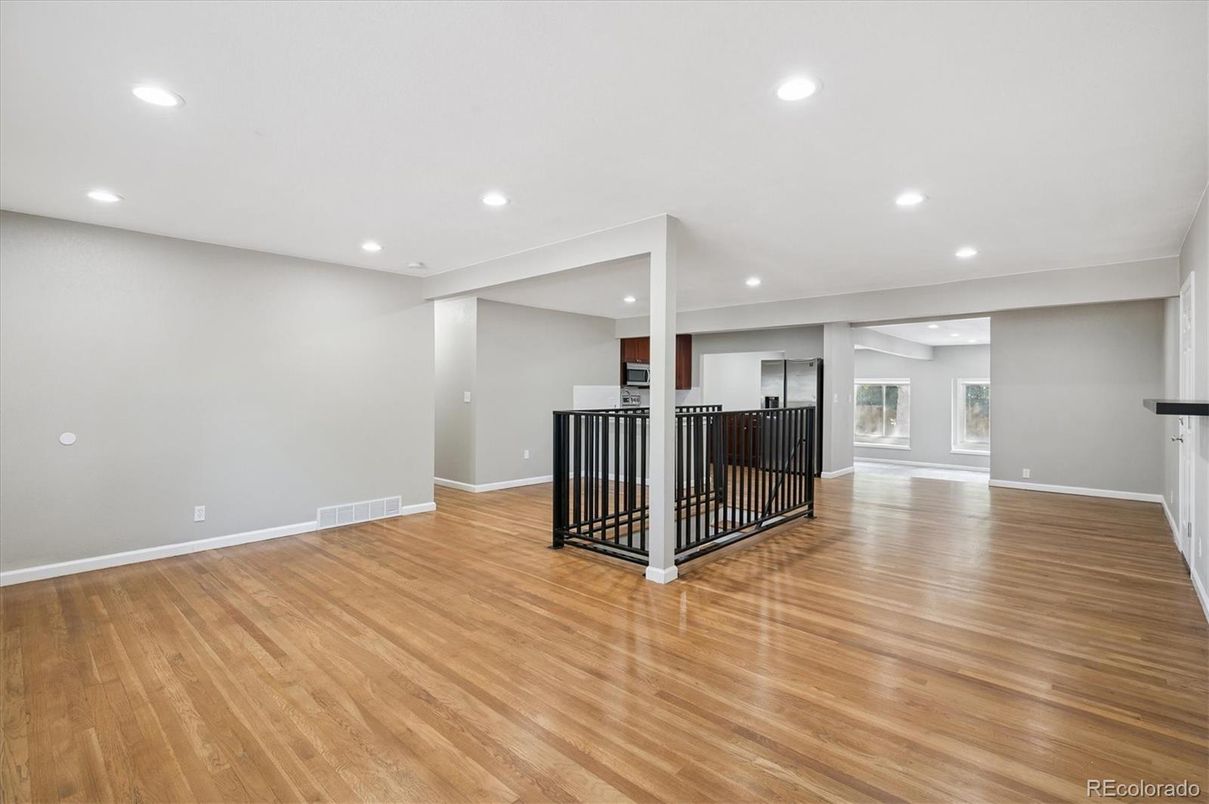Empty room, Interior, Recessed Lighting, Wood Texture Flooring