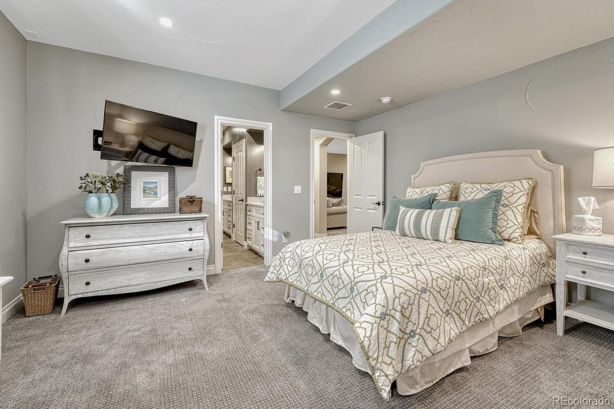 Bedroom, Interior, Recessed Lighting