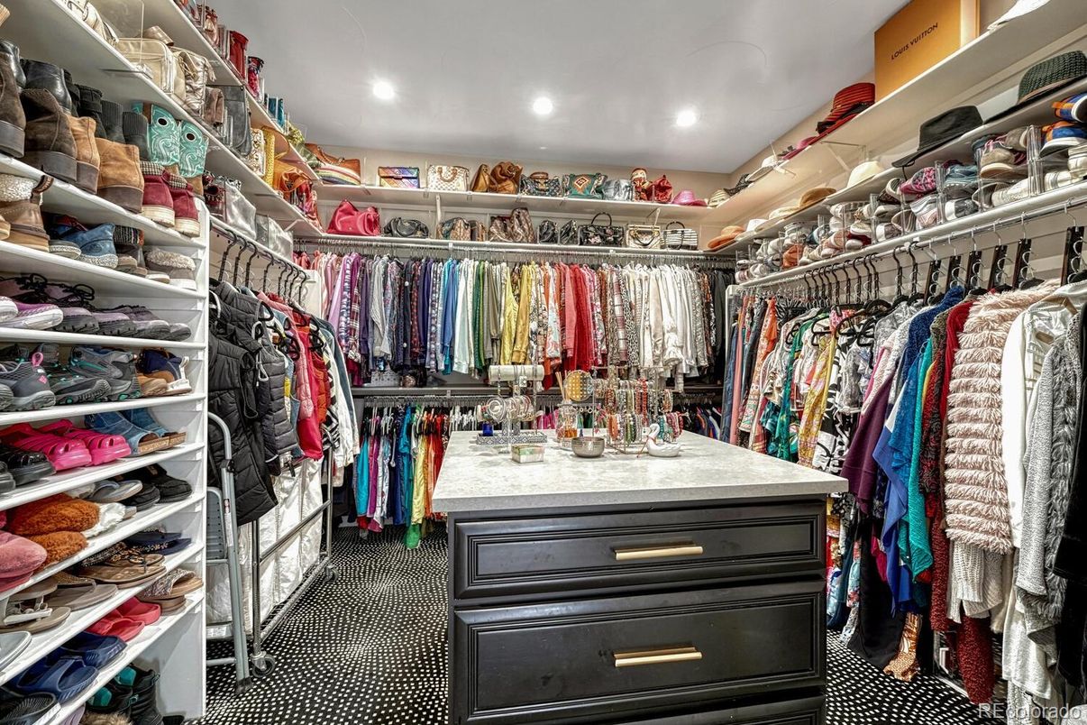 Interior, Recessed Lighting, Walk-in Closets