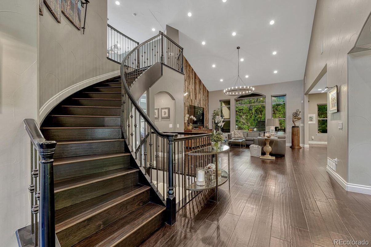Interior, Living room, Pendant Lights, Recessed Lighting, Wood Texture Flooring
