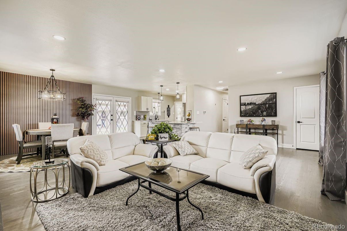 Dining room, Interior, Kitchen, Living room, Pendant Lights, Recessed Lighting, Wood Texture Flooring